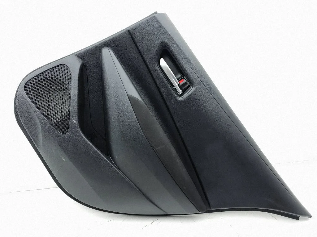 Aizmugurējo durvju apšuvums 670610Z420C2