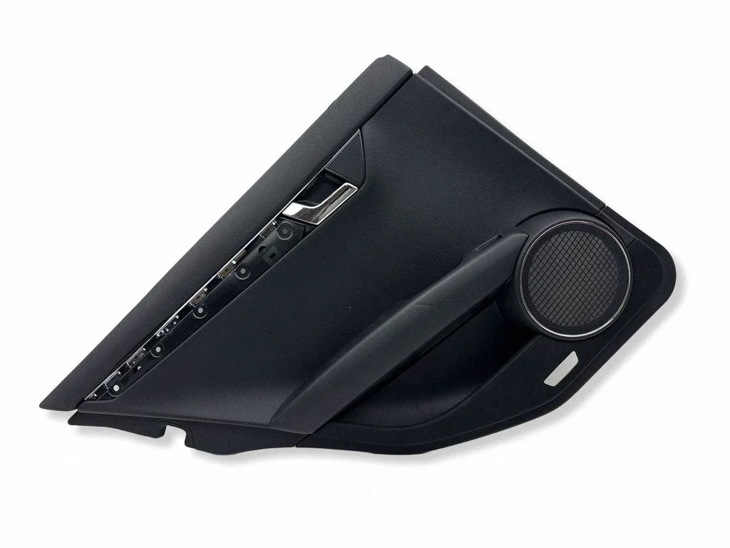 Tagumiste uste sisevooder – Mercedes-Benz C-klass AMG W204 (2007-2014)