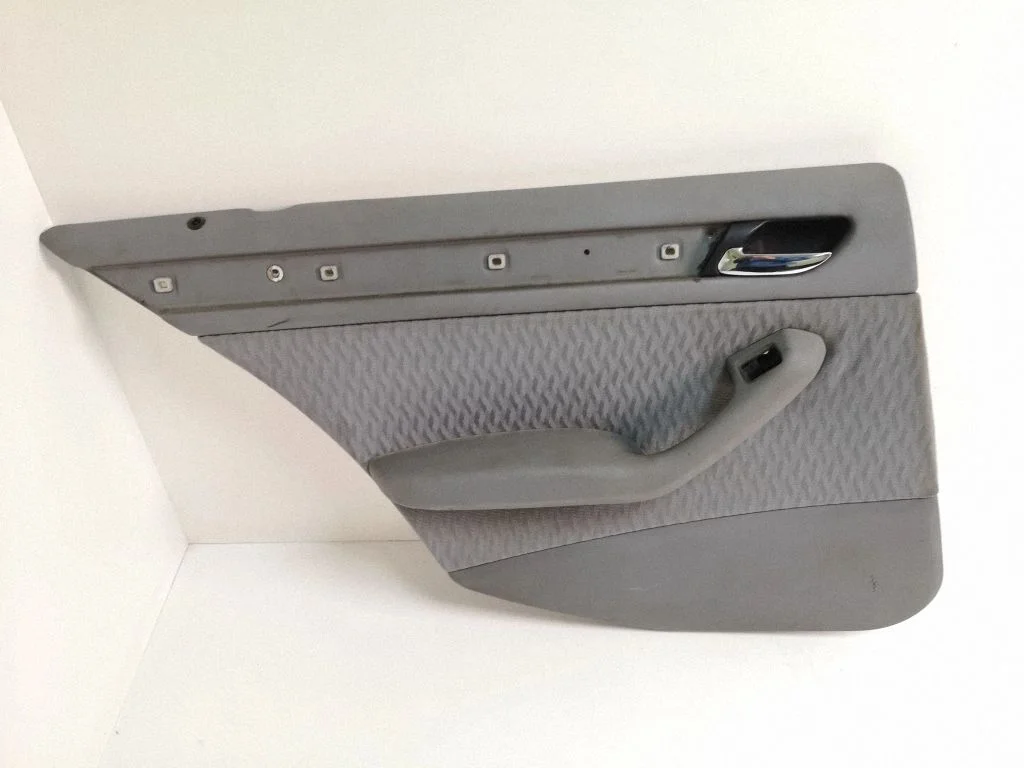 Rear door card panel trim 0004748003