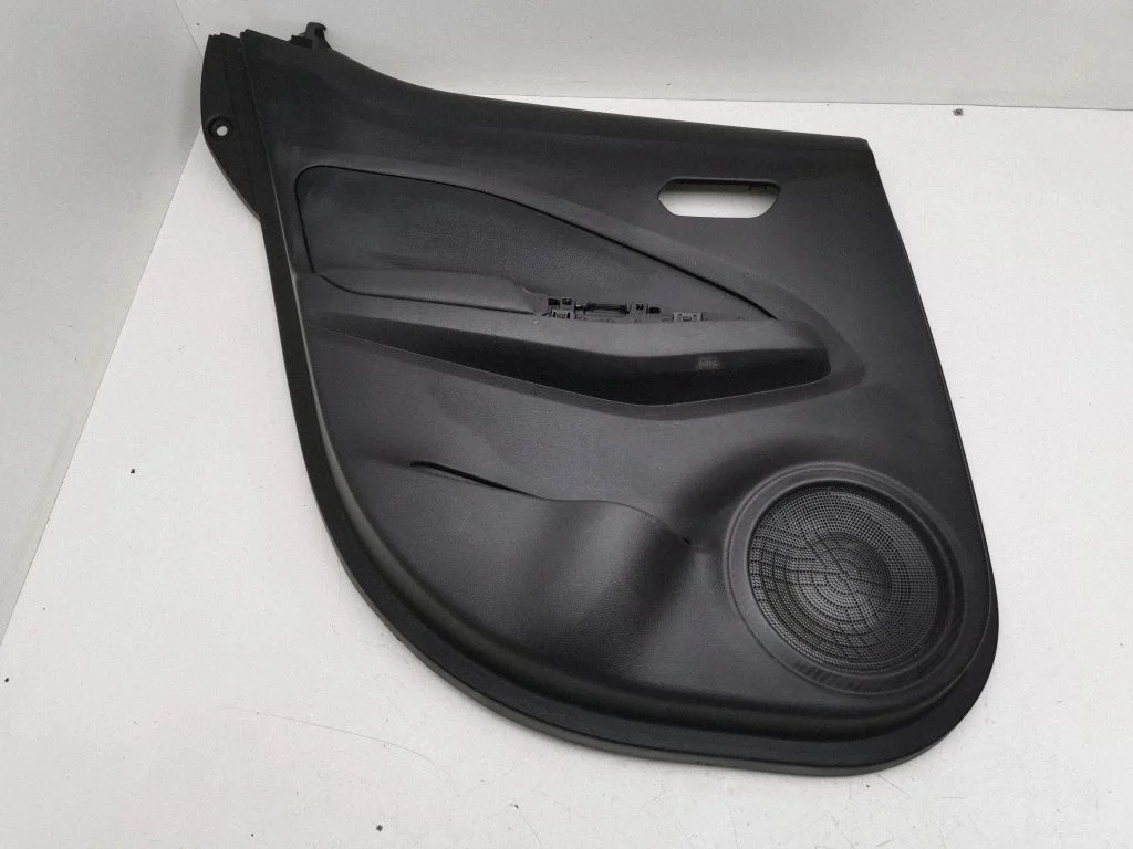 Rear door card panel trim – Nissan Juke II F16 (2019-)