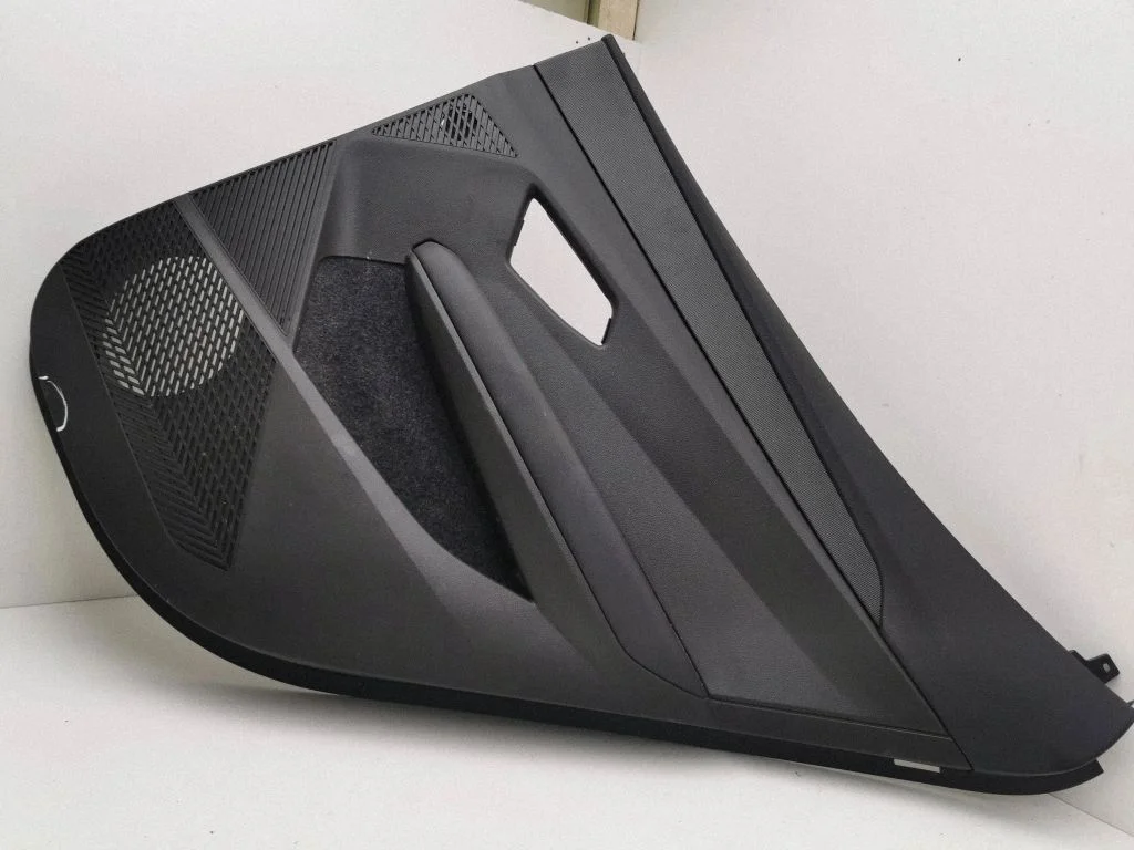 Rear door card panel trim 829005259R