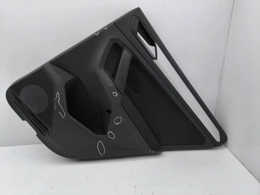 Boczek drzwi tylnych 5NA867212K