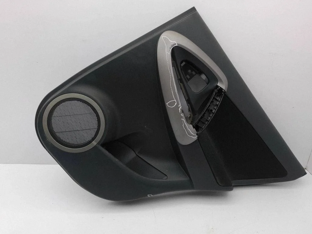Rear door card panel trim 67787X1B02