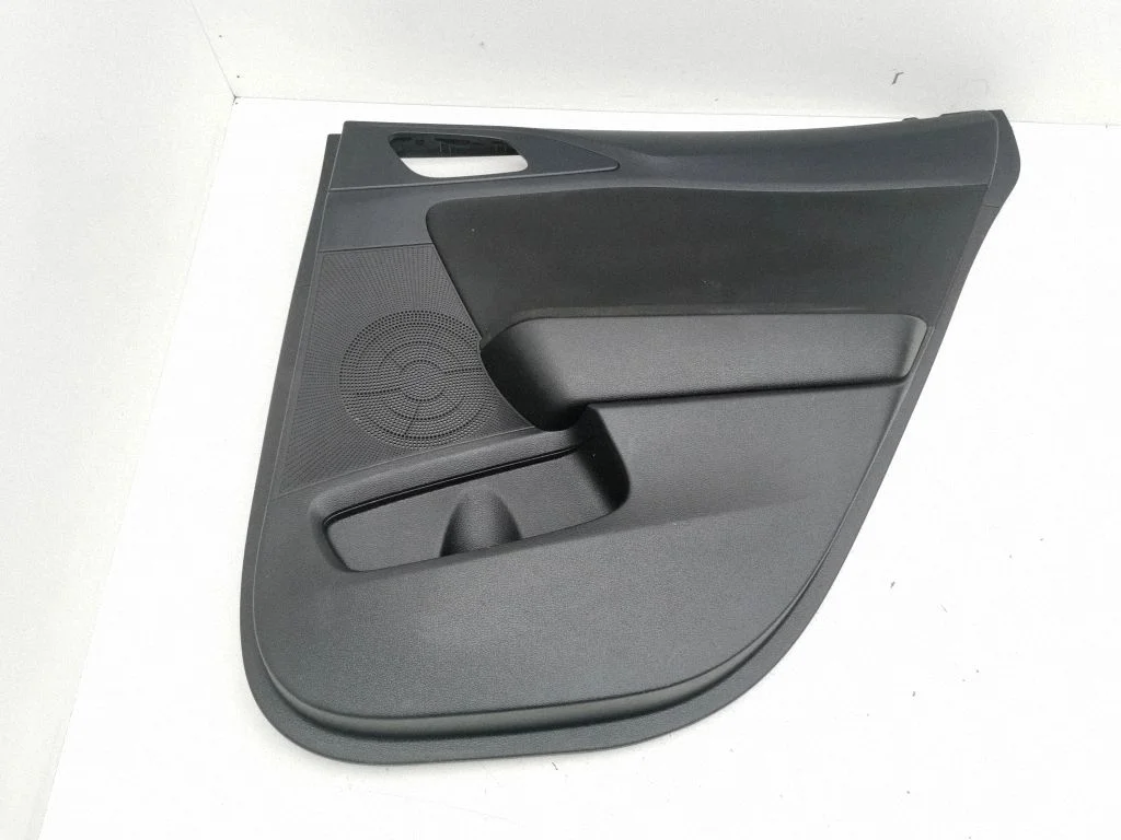 Tagumiste uste sisevooder – KIA Ceed (2018-)