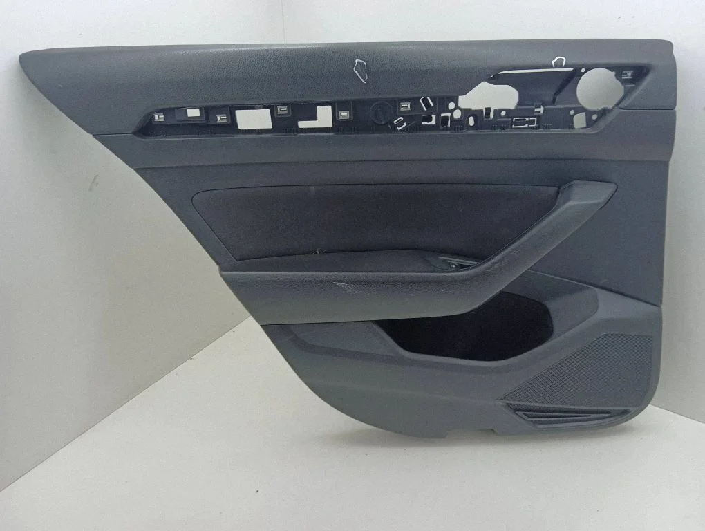 Rear door card panel trim 3G5867211