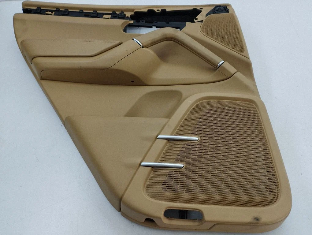 Rear door card panel trim 7P5867011