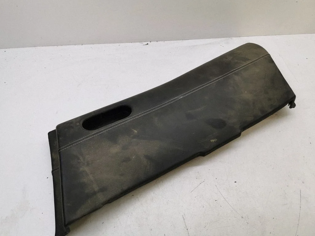 Rear door card panel trim SS27928