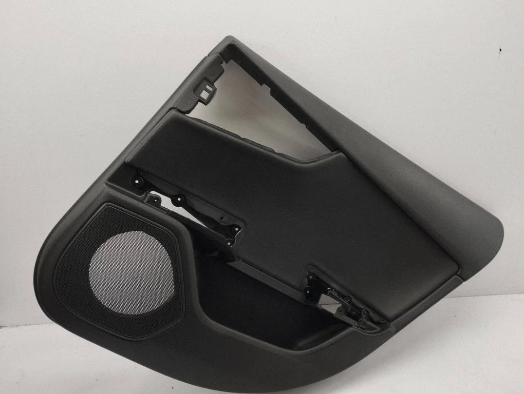 Rear door card panel trim 4G8867306