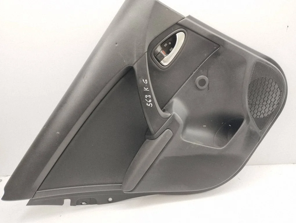 Rear door card panel trim 6778805010