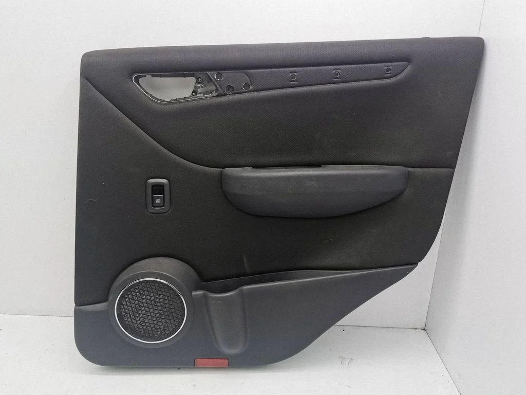 Aizmugurējo durvju apšuvums 3680579F04000