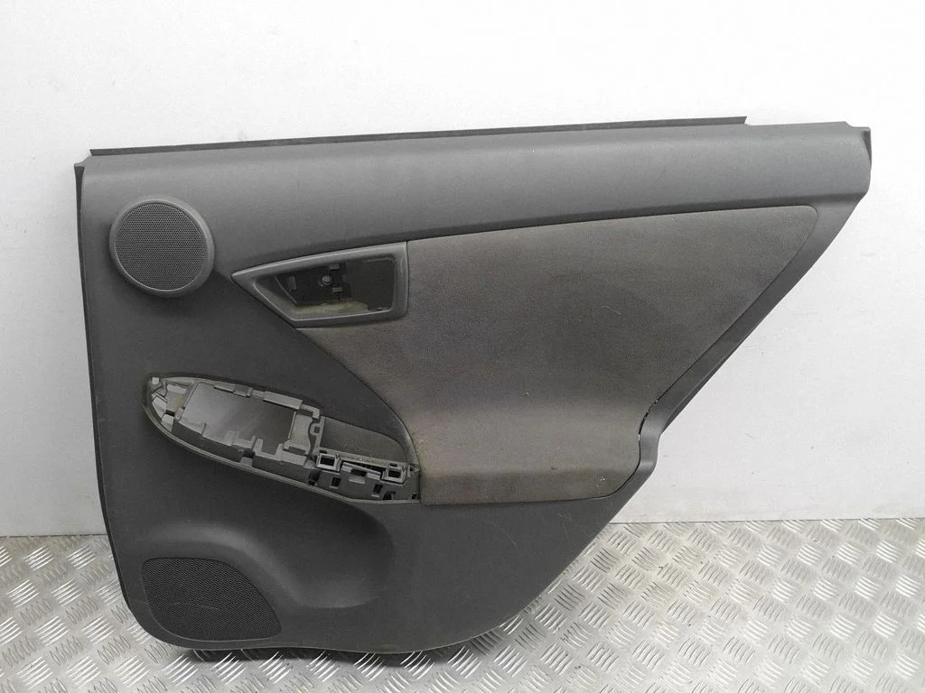 Tagumiste uste sisevooder – Toyota Prius (XW30) (2009-2015)