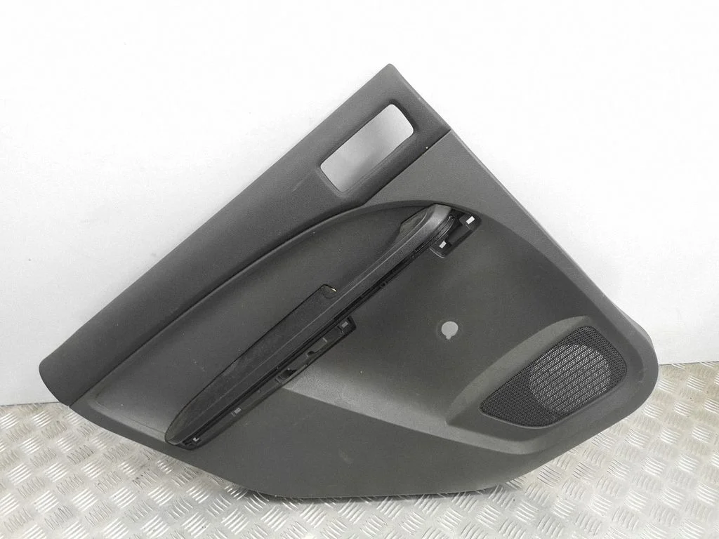 Rear door card panel trim – Ford Focus C-MAX (2003-2010)