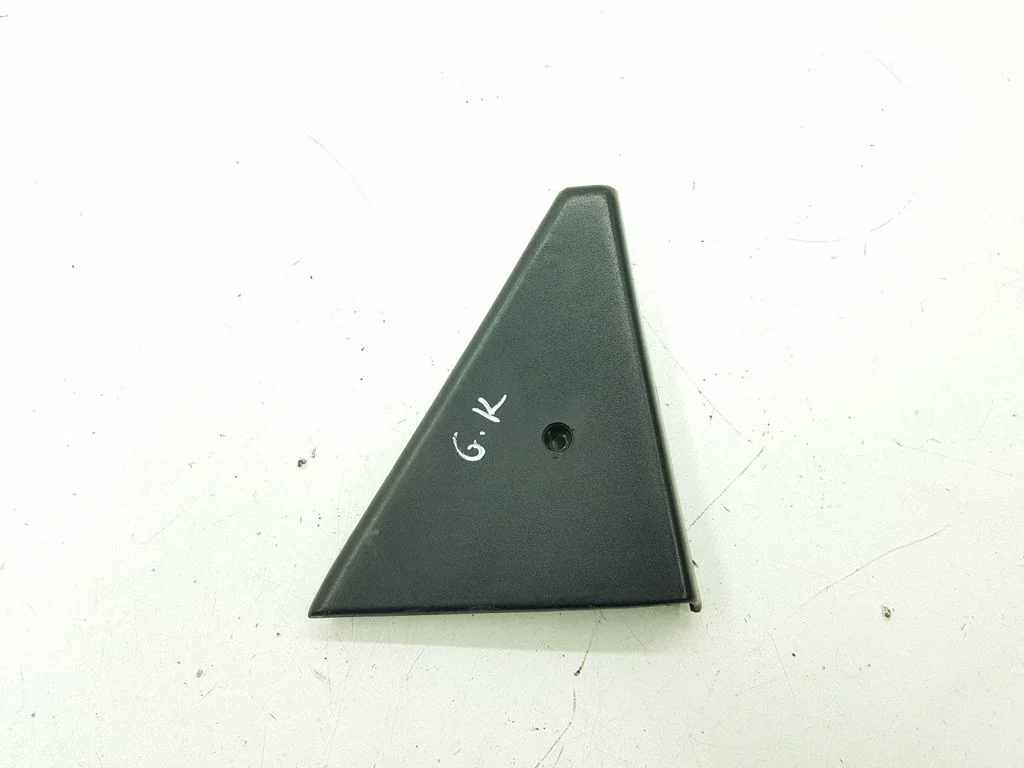 Other rear door trim element – left