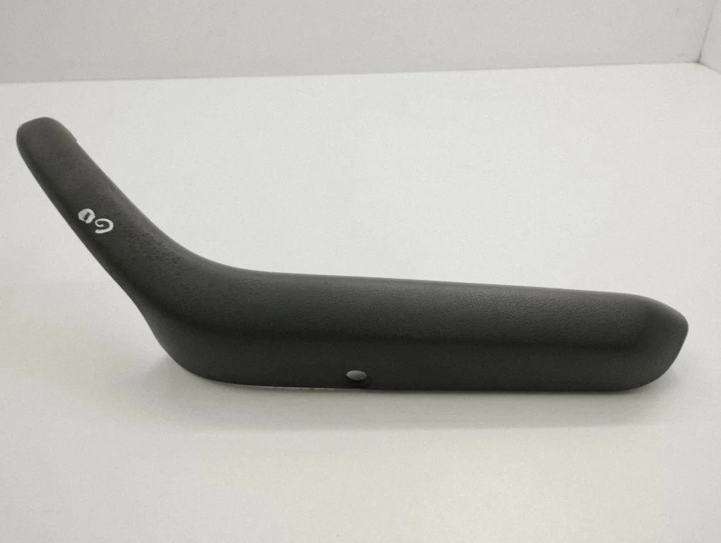Rear door handle trim 8E0867374
