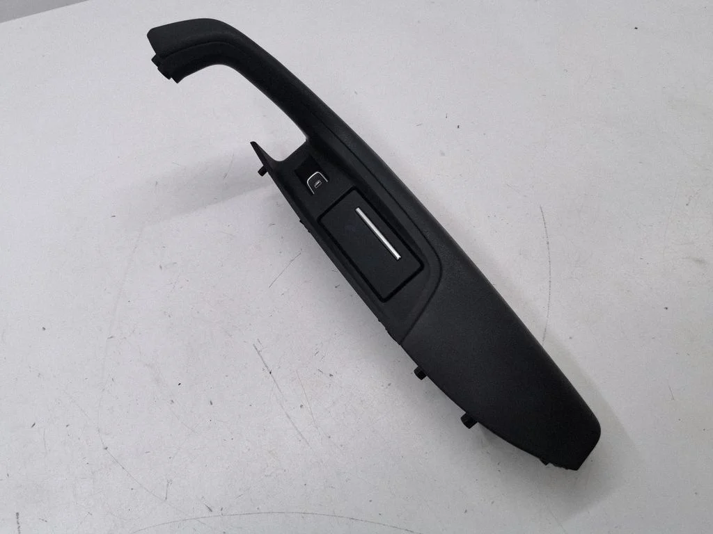 Aizmugurējais aizvēršanas rokturis / apdare 4G0867371