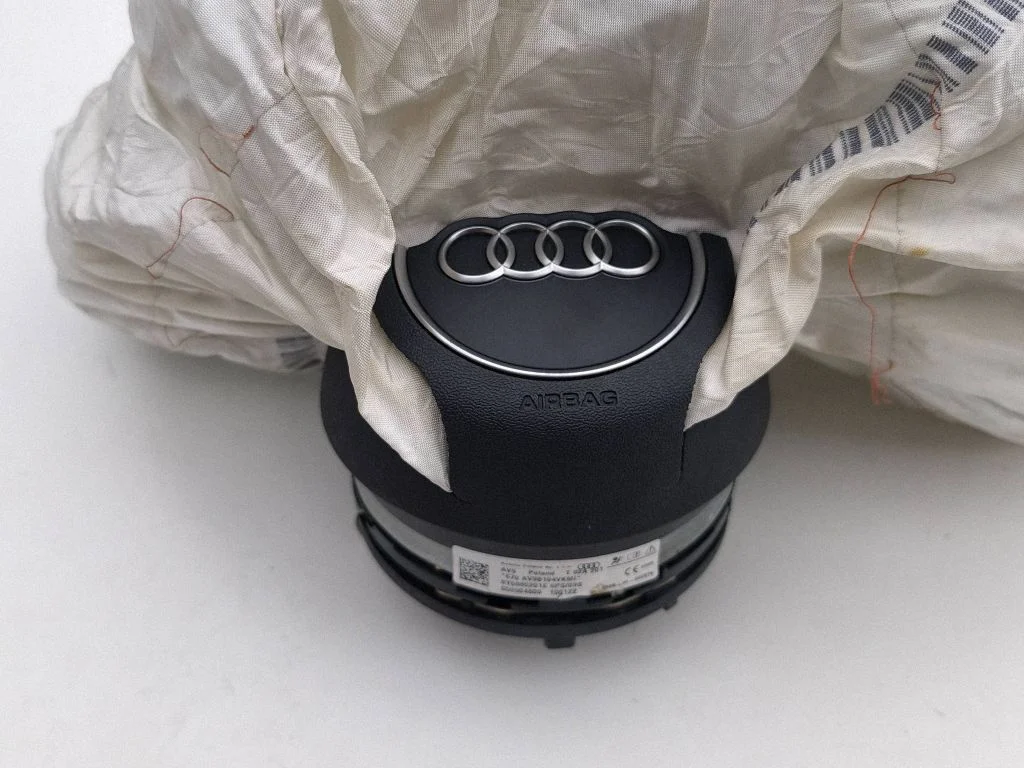 Steering wheel airbag 8Y0880201E