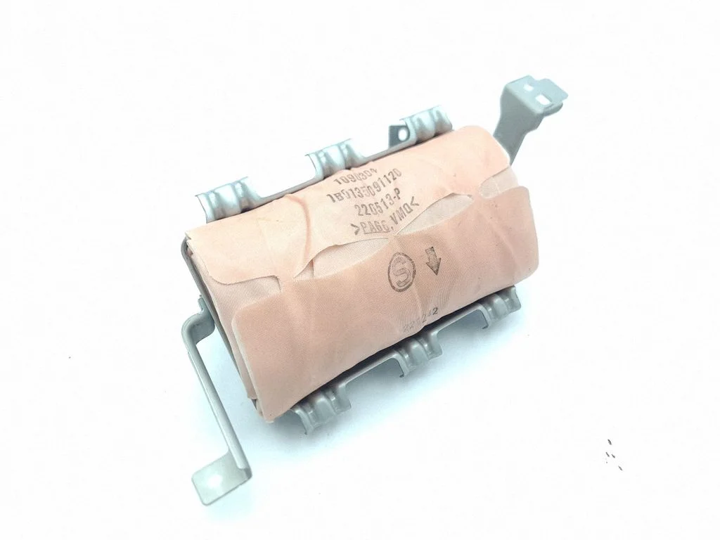Kõrvalistuja turvapadi T83DD5M6436