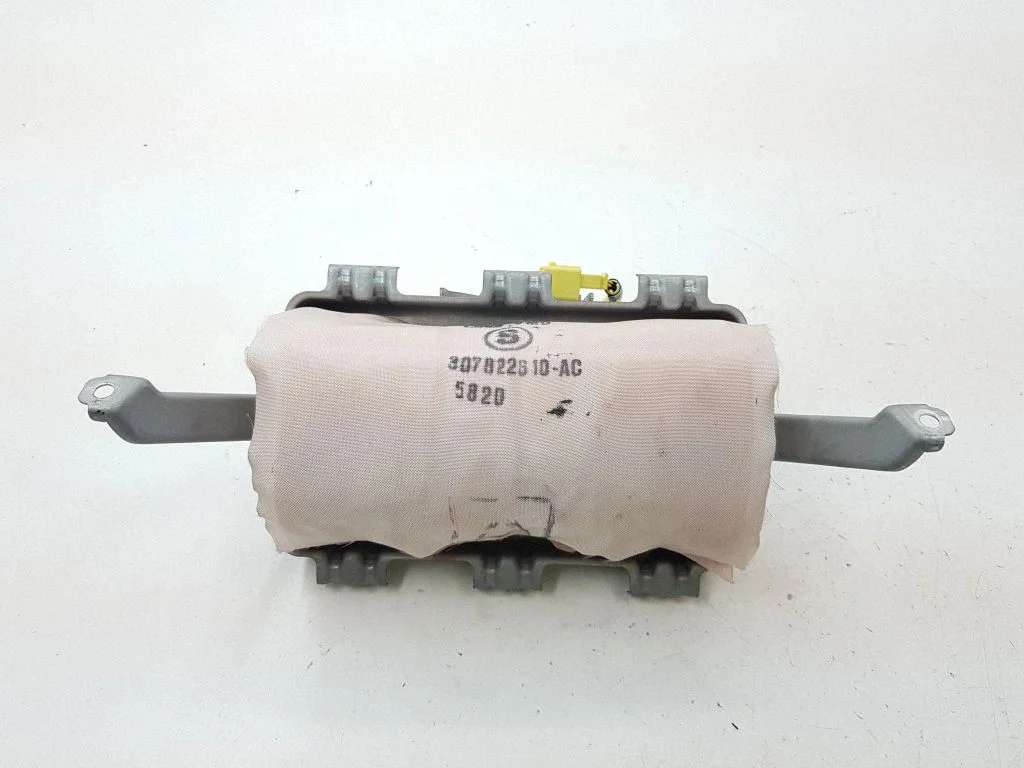 Passenger airbag – Toyota Auris E180 (2012-2018)