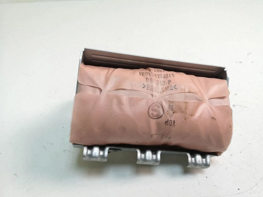 Passenger airbag