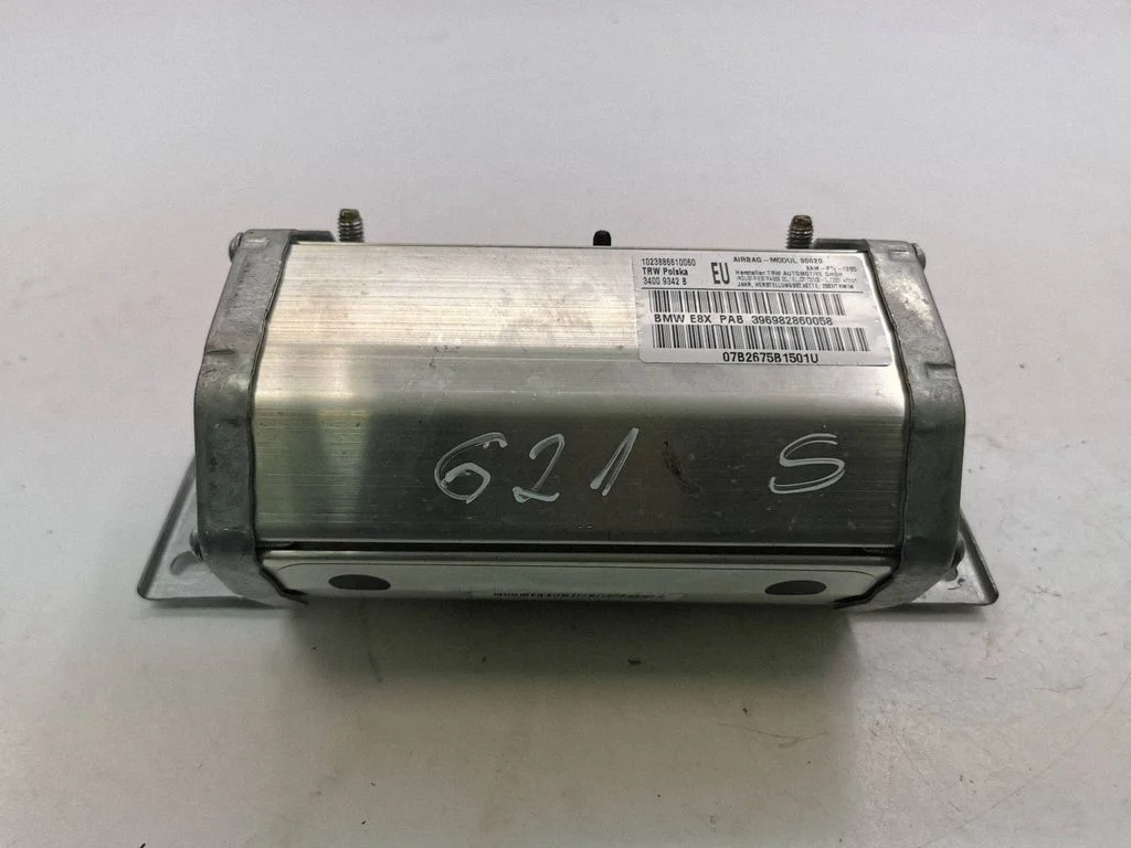 Kõrvalistuja turvapadi 34009342B