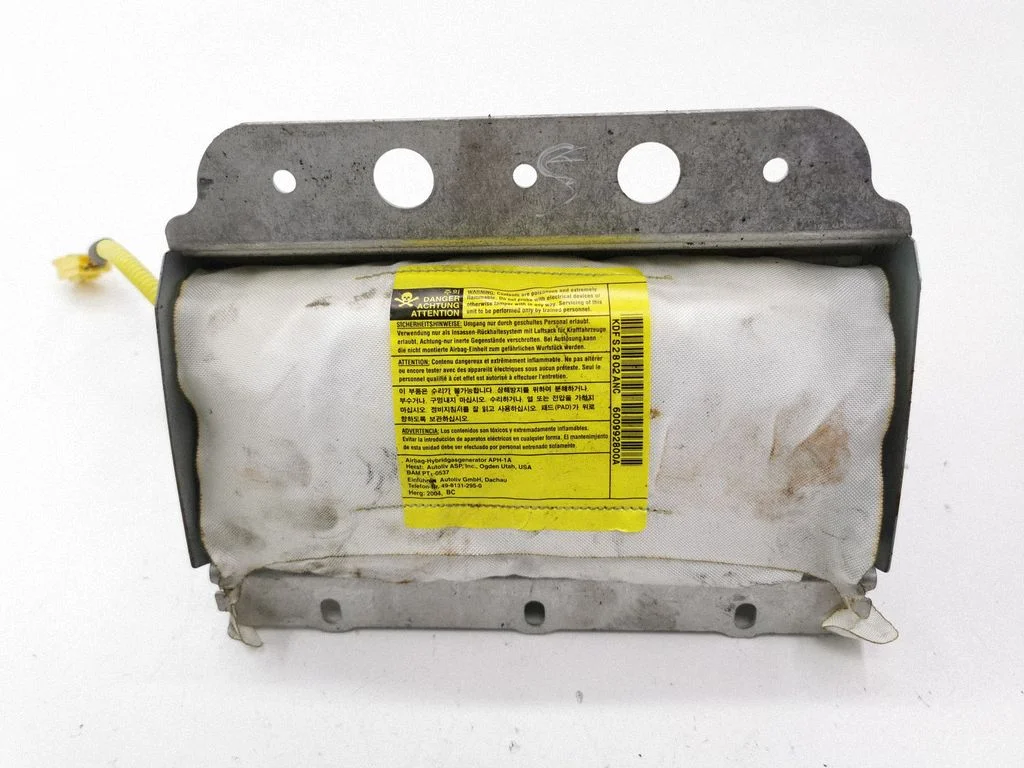 Passenger airbag – KIA Sorento (2002-2009)