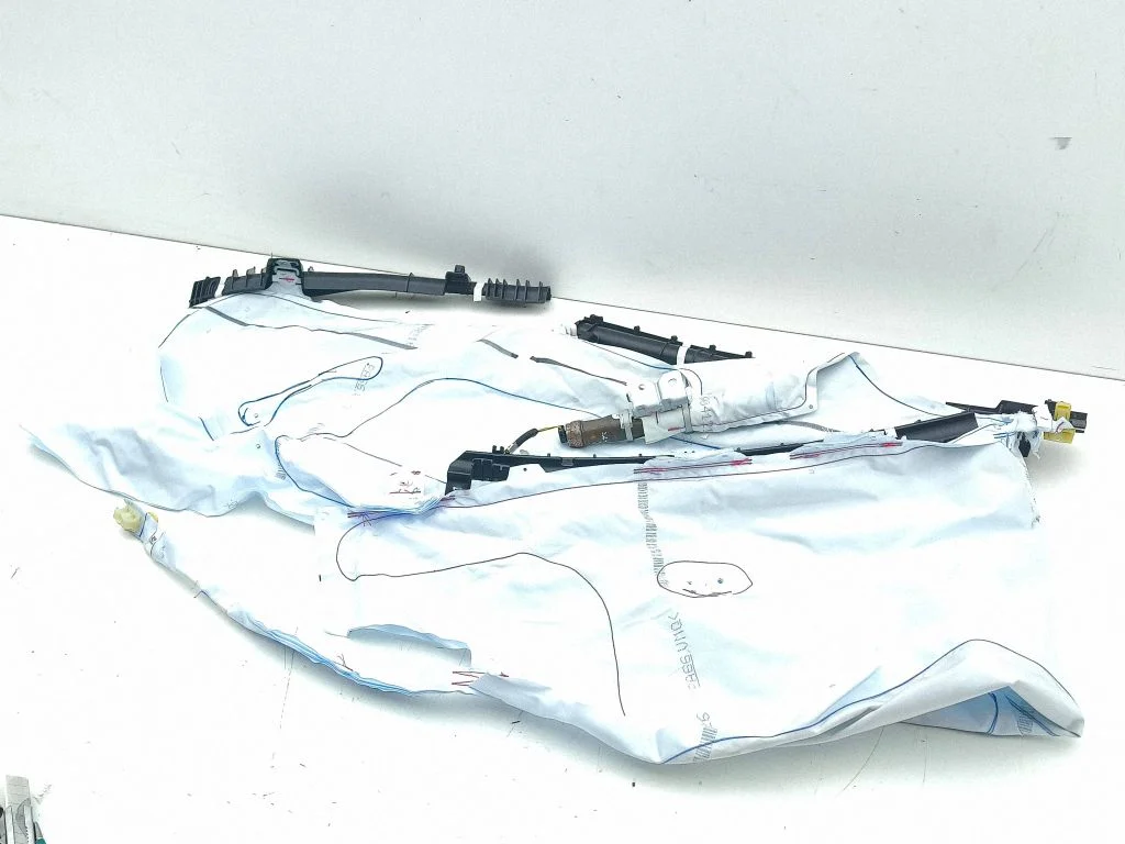 Roof airbag BWA67U116PZ8