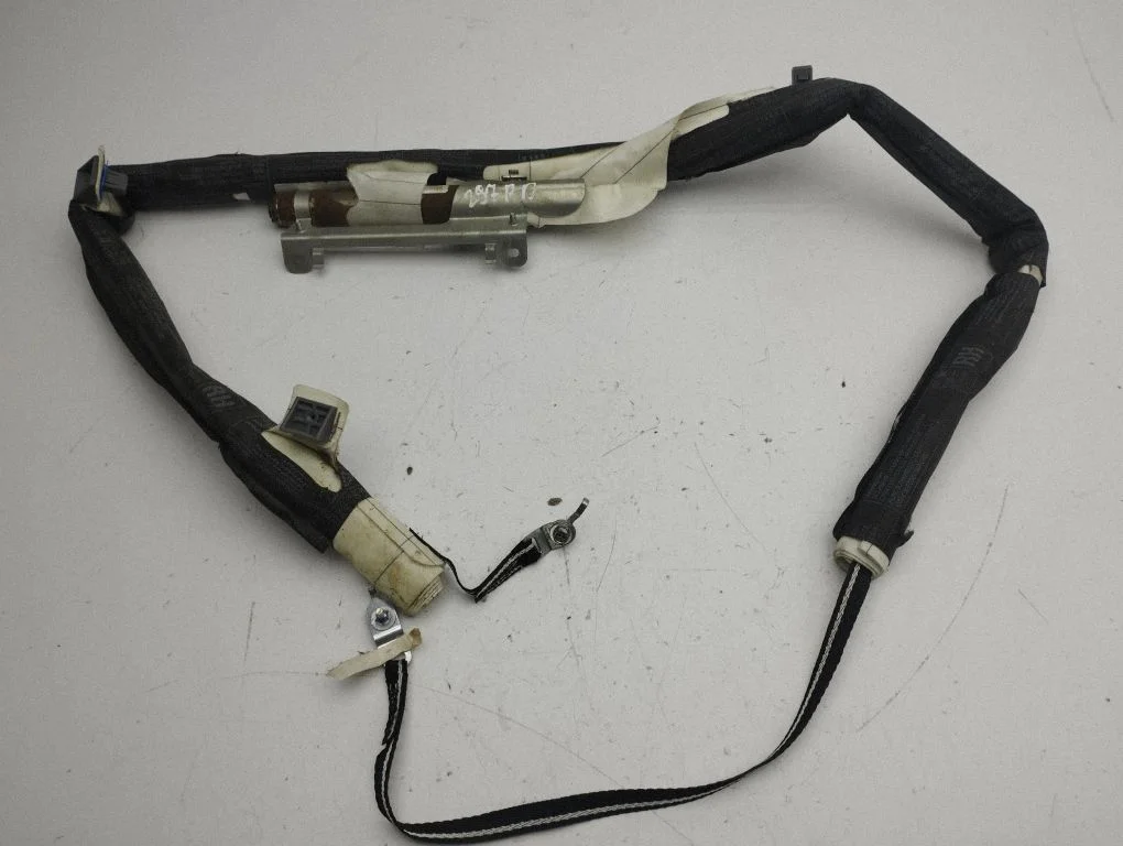 Roof airbag – right