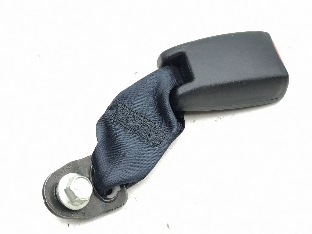 Rear seatbelt buckle