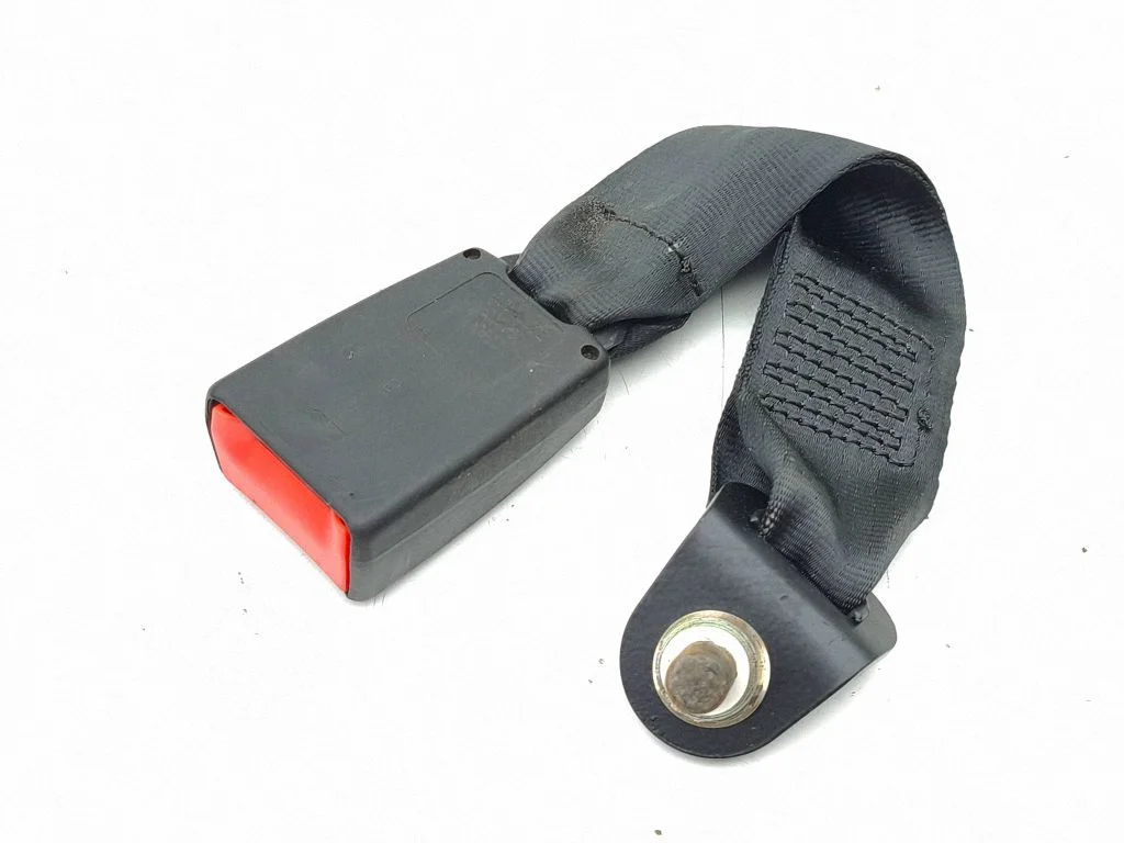 Rear seatbelt buckle 33022433