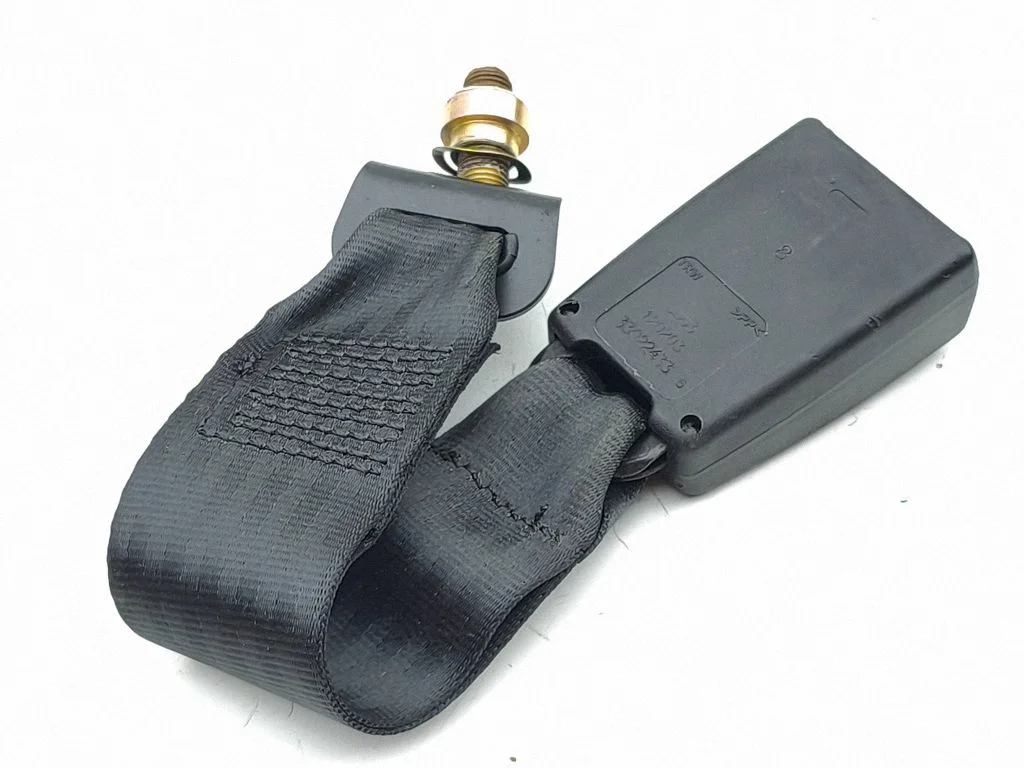 Rear seatbelt buckle 33022433