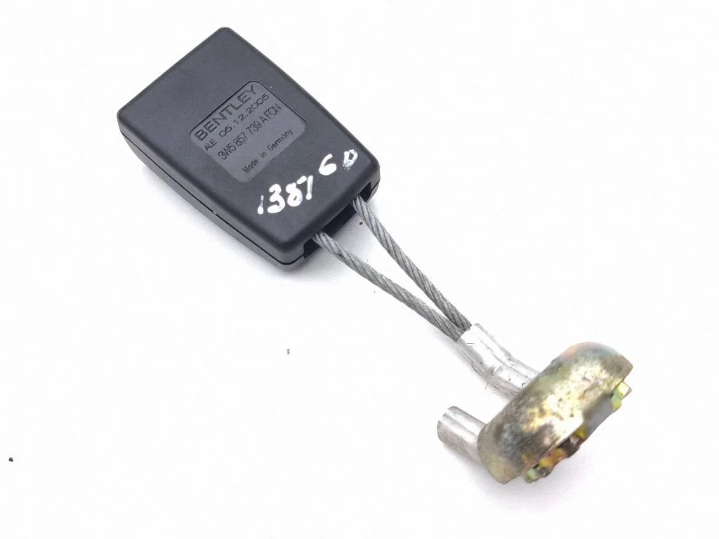 Aizmugurējās drošības jostas sprādze 3W5857739A