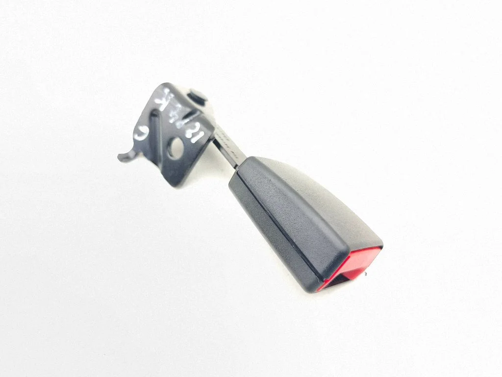 Rear seatbelt buckle – BMW i3 (2013-)