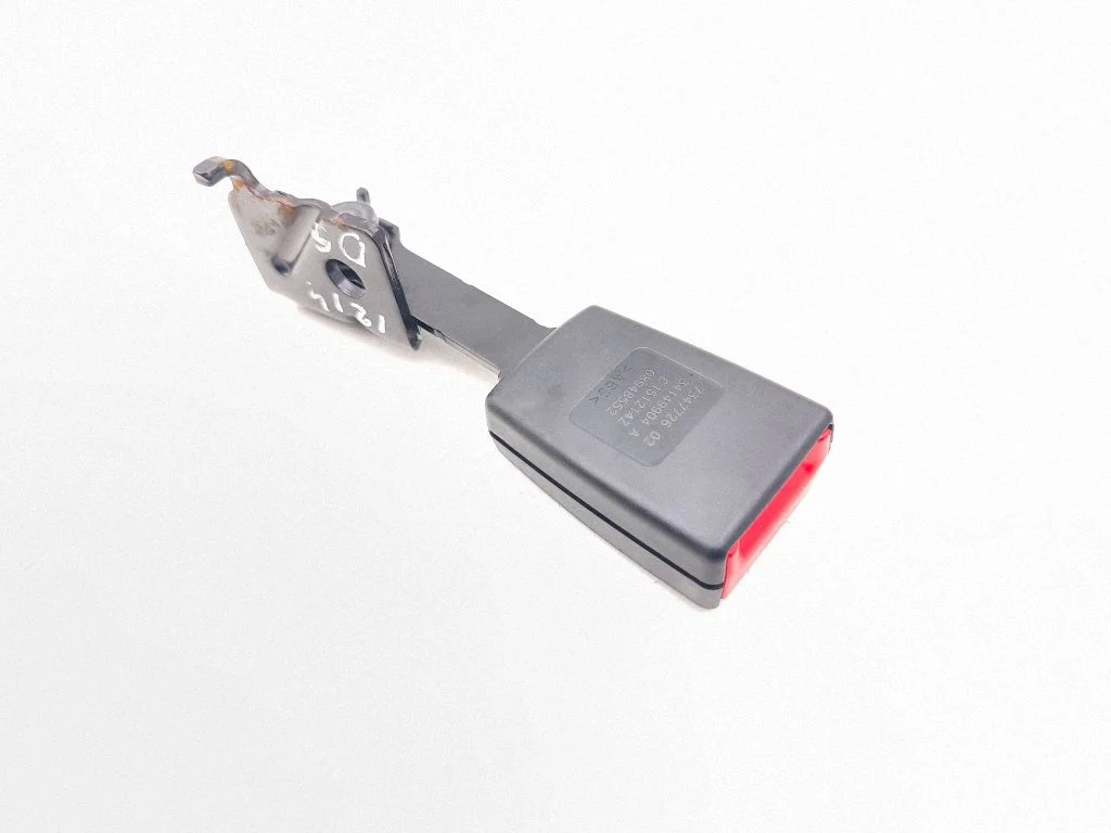 Rear seatbelt buckle – BMW i3 (2013-)