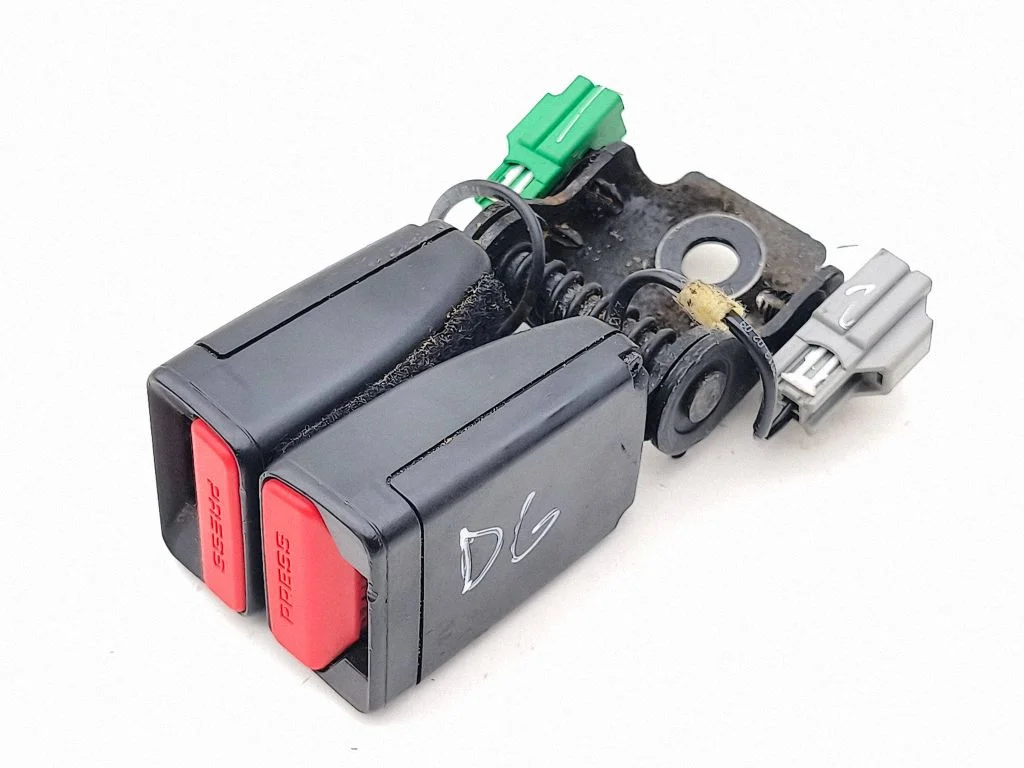 Rear seatbelt buckle BJ32613K21