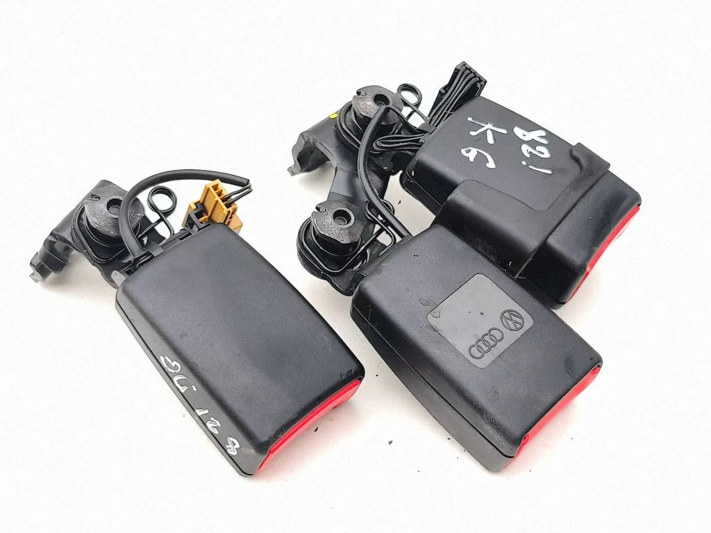 Rear seatbelt buckle 4G0857740A