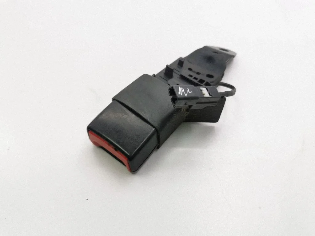 Aizmugurējās drošības jostas sprādze 6093109