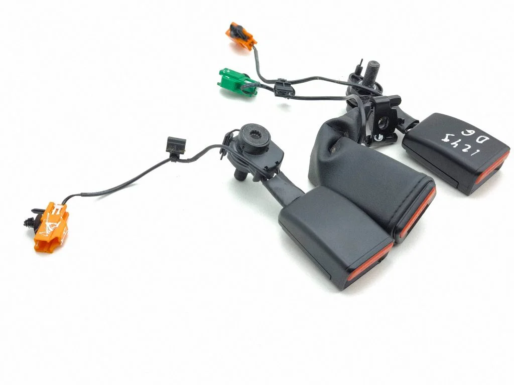 Rear seatbelt buckle FK7260044CC