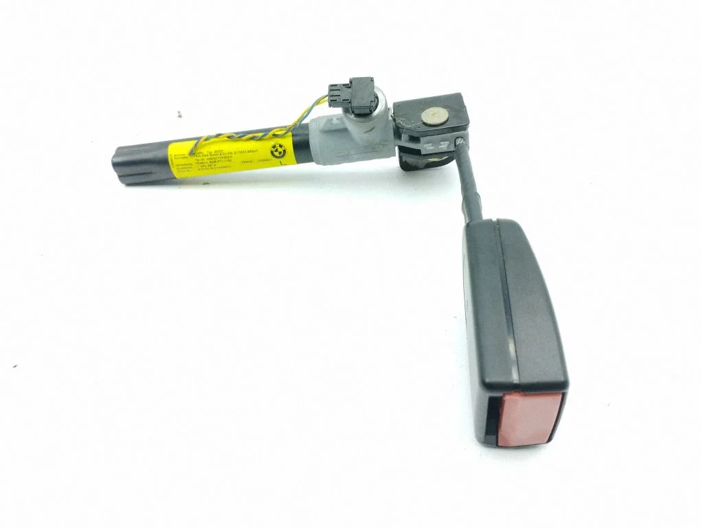 Rear seatbelt buckle 7065887