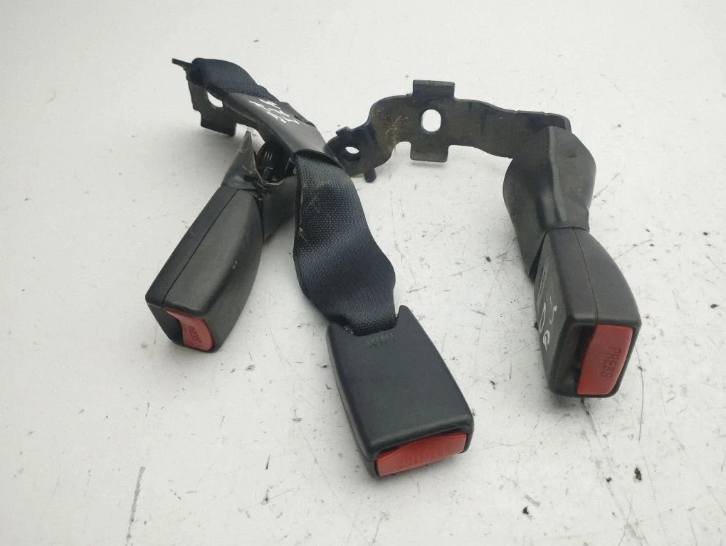 Rear seatbelt buckle 148441