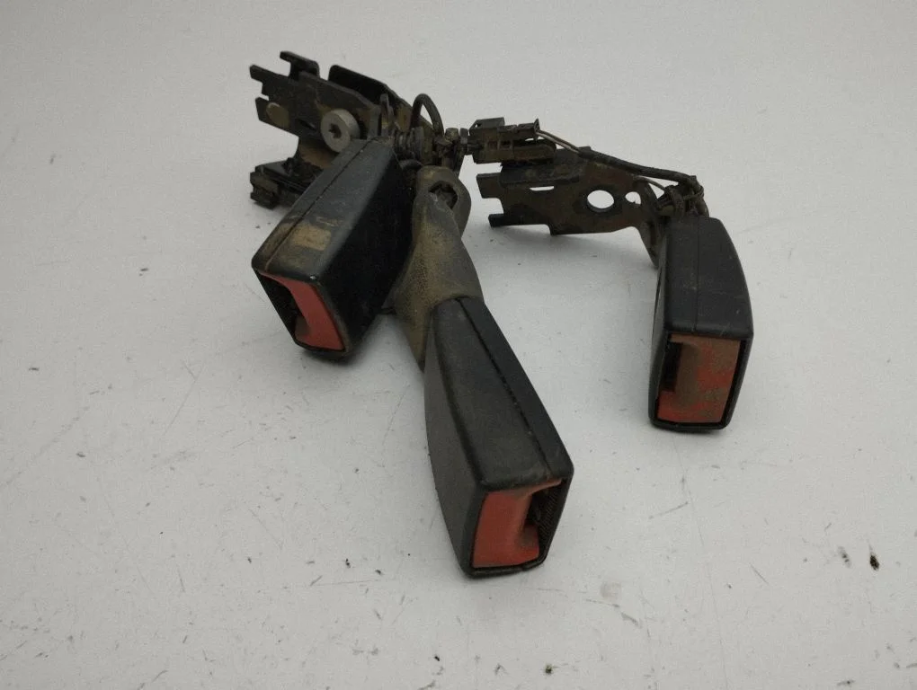 Aizmugurējās drošības jostas sprādze A2138600569