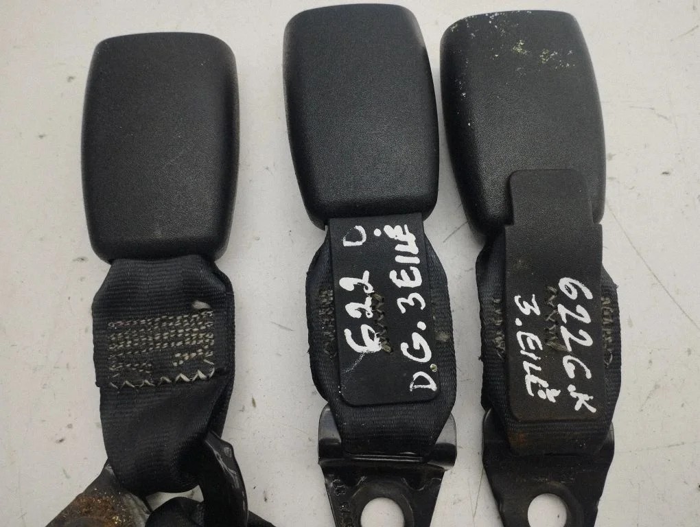 Rear seatbelt buckle 52029880AA