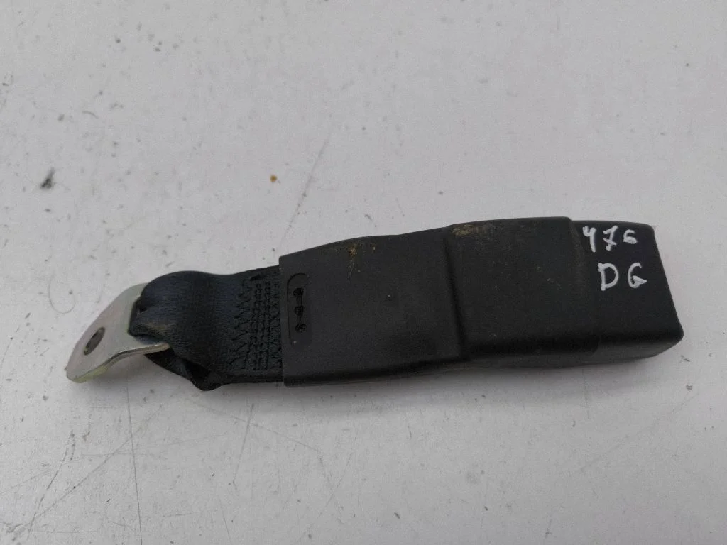 Rear seatbelt buckle – right