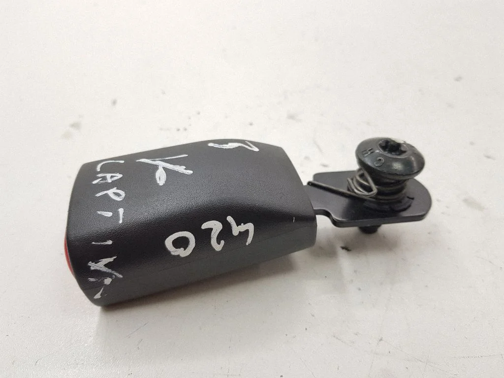 Rear seatbelt buckle Y30991