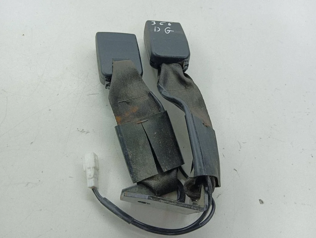 Rear seatbelt buckle 88862JD10A