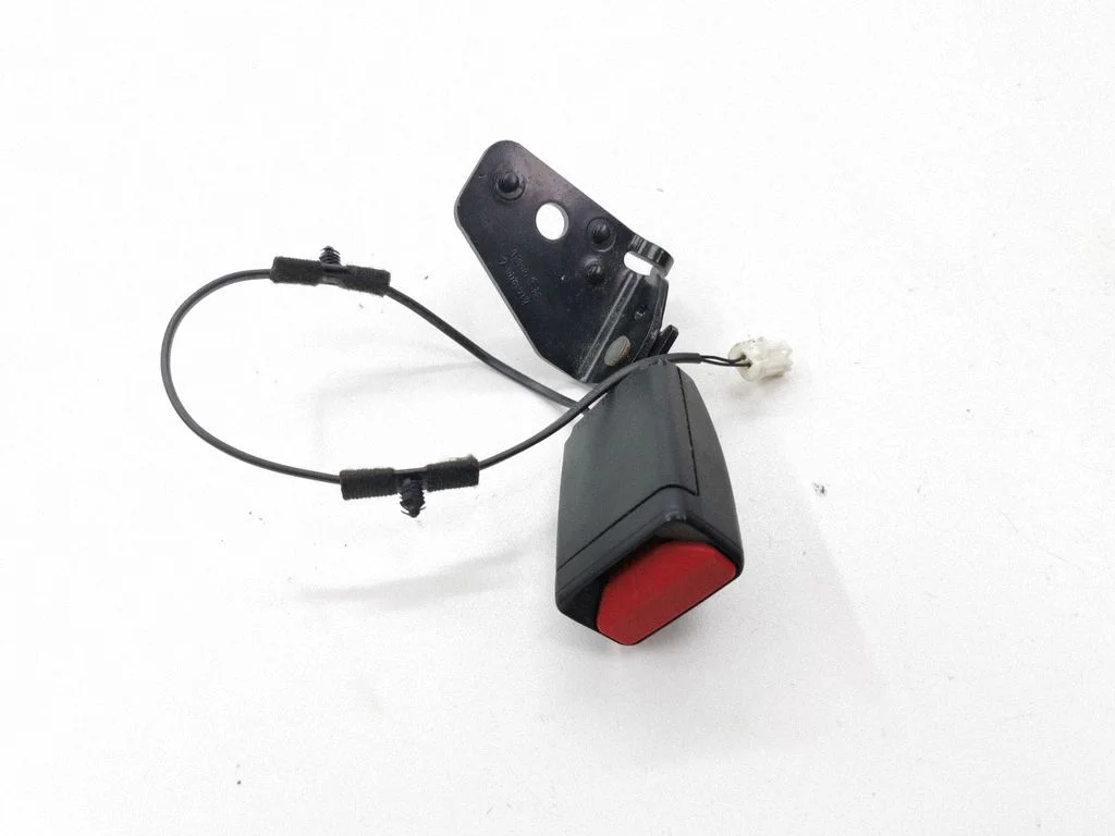 Rear seatbelt buckle – right