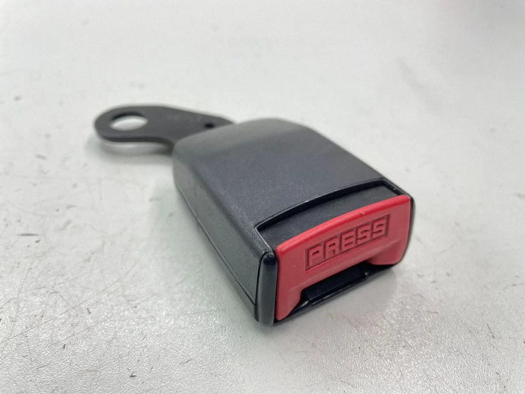 Rear seatbelt buckle 101911G