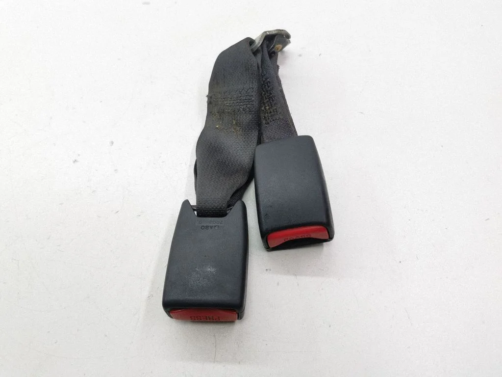 Rear seatbelt buckle – right