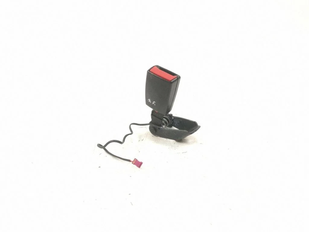 Aizmugurējās drošības jostas sprādze 7134042