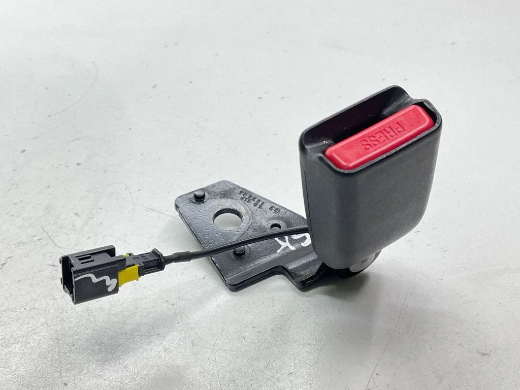Rear seatbelt buckle 96748537XT