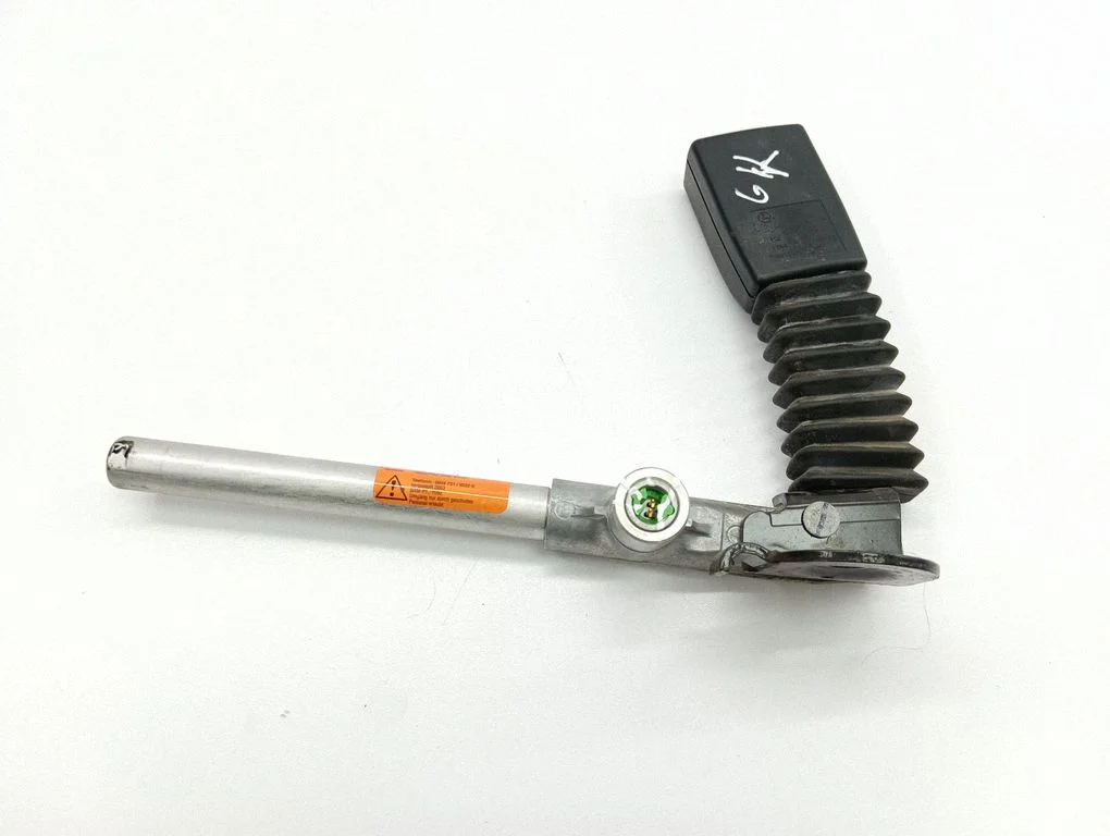 Tagumise turvavöö pannal – Mercedes-Benz CLK-klass A209 C209 (2002-2009)